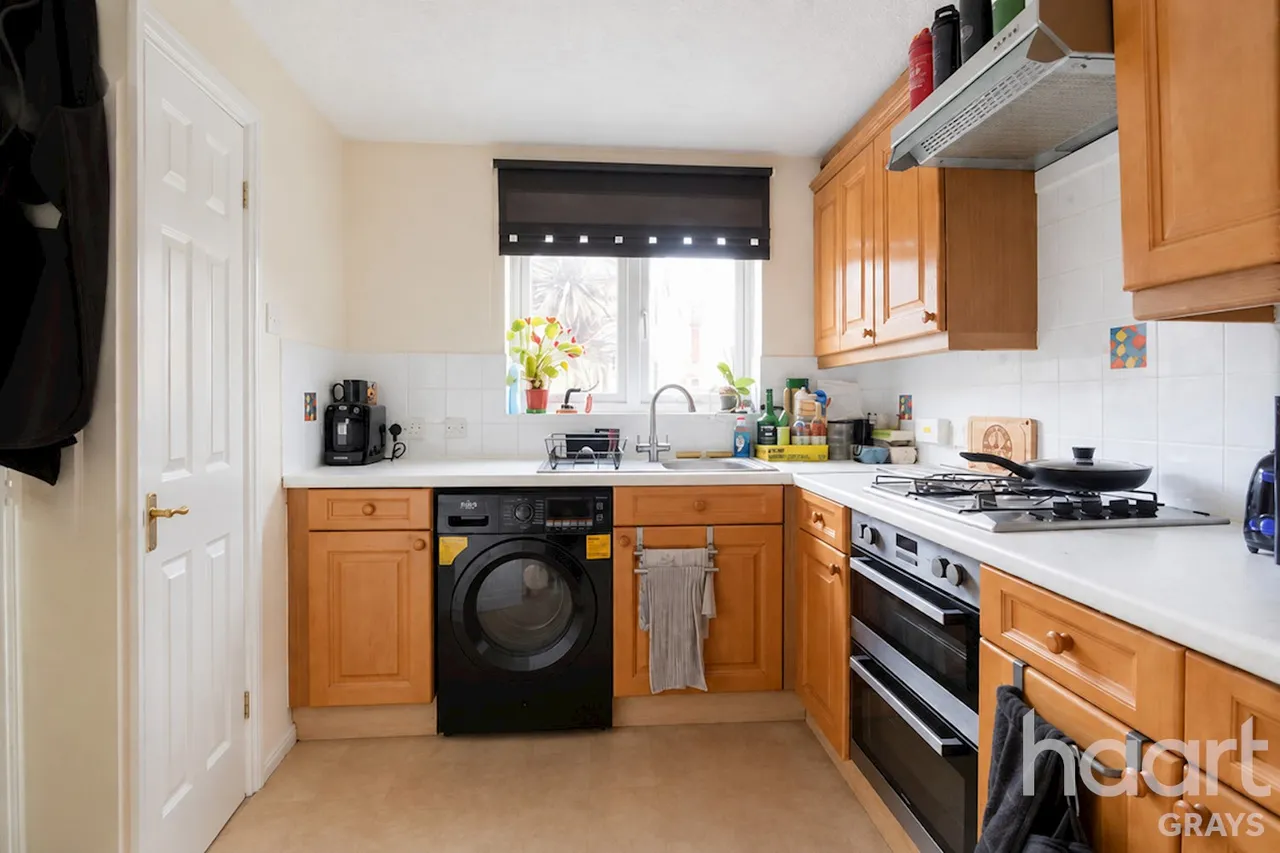 Stafford Close, Chafford Hundred, RM16, photo 6