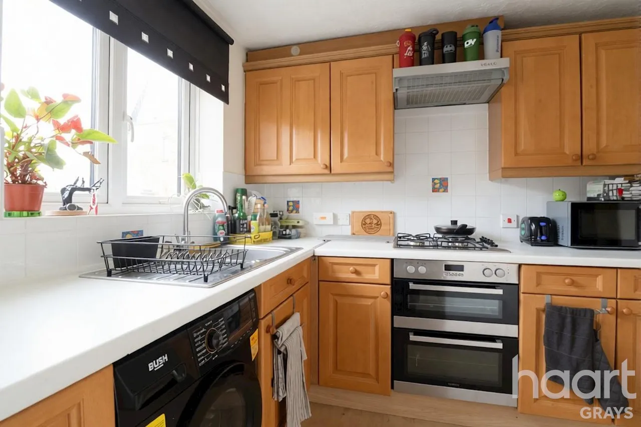 Stafford Close, Chafford Hundred, RM16, photo 5