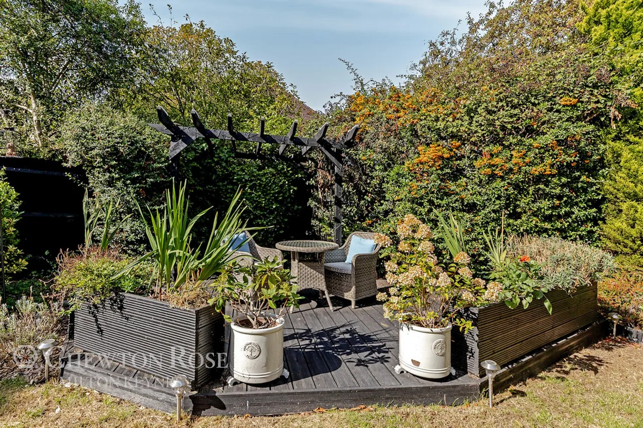 Allerford Court, Furzton, photo 43
