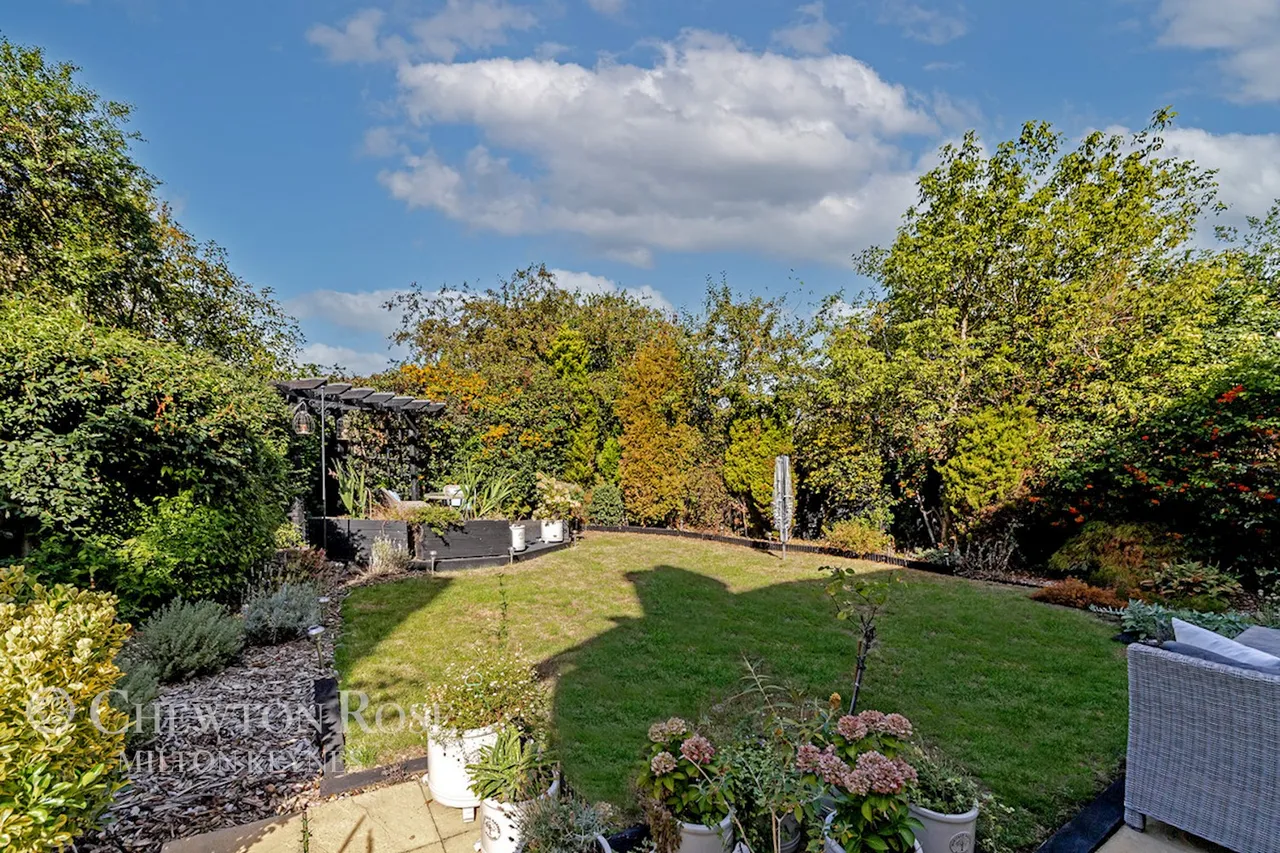 Allerford Court, Furzton, photo 40