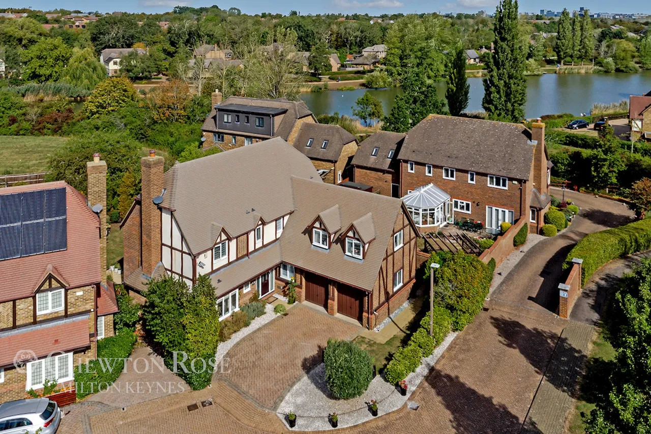 Allerford Court, Furzton, photo 49