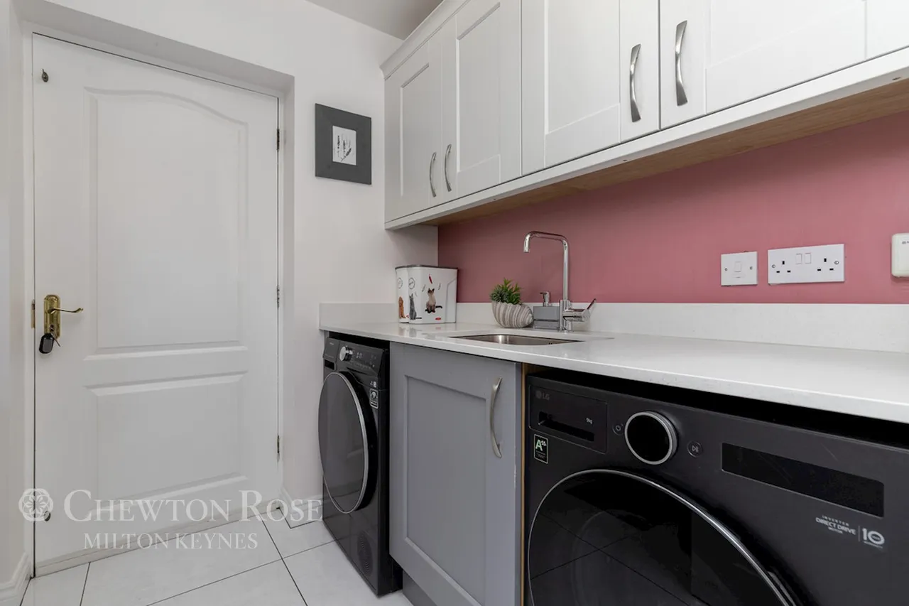 Allerford Court, Furzton, photo 19