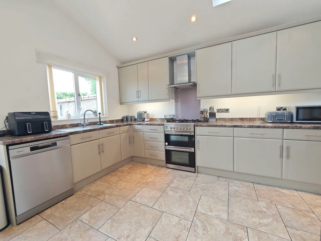 Wigton Road, Carlisle CA2 6JY, photo 9