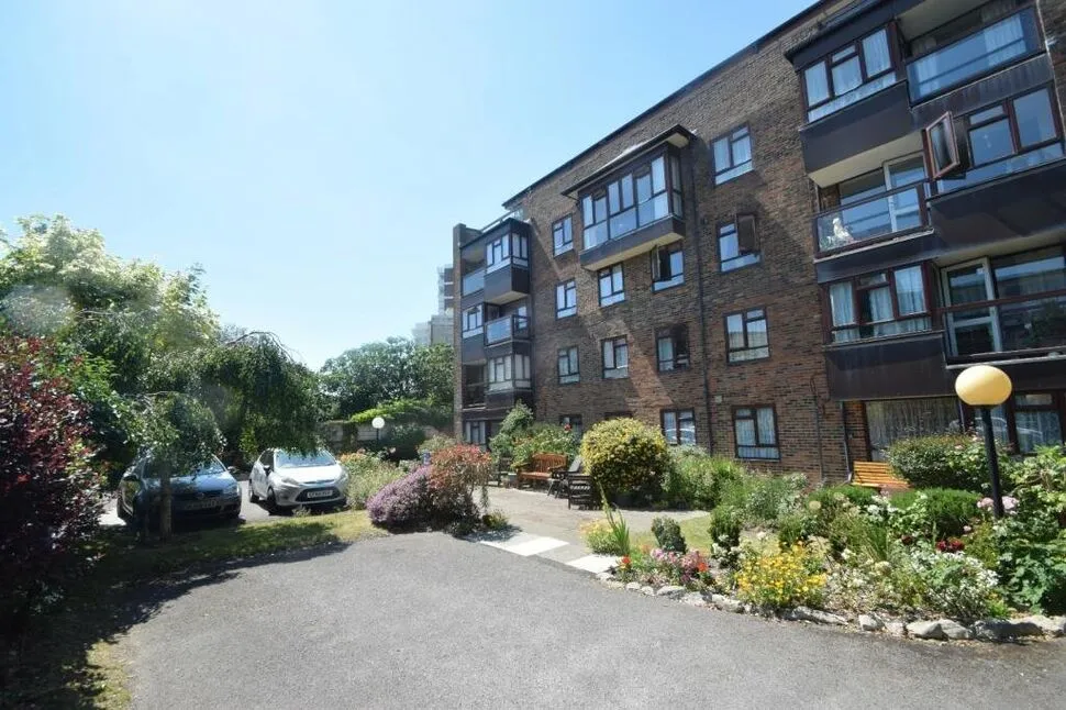 2 bed flat for sale — Eastern Villas Road, Southsea, Hampshire, PO4