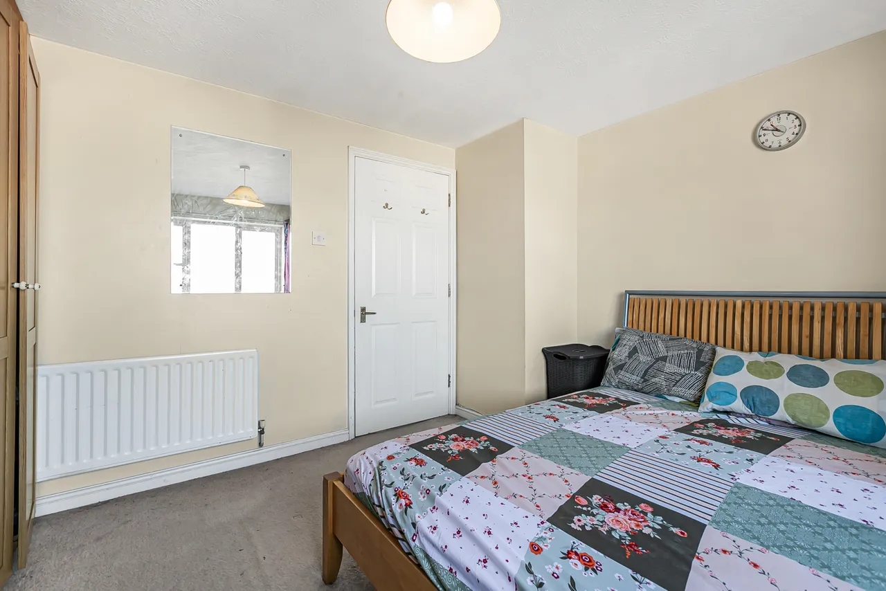 Mead Court, Egham, TW20, photo 9