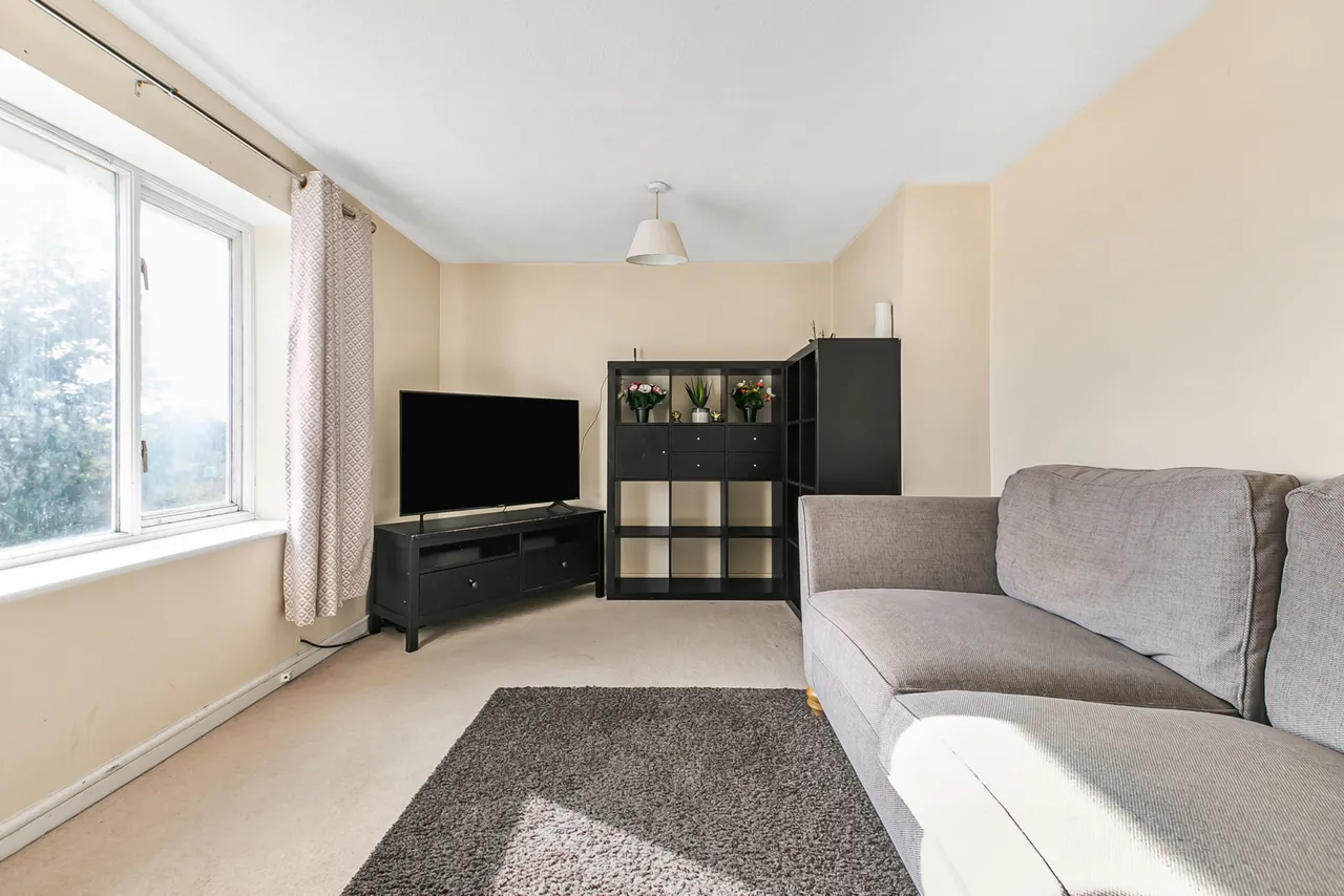 Mead Court, Egham, TW20, photo 6