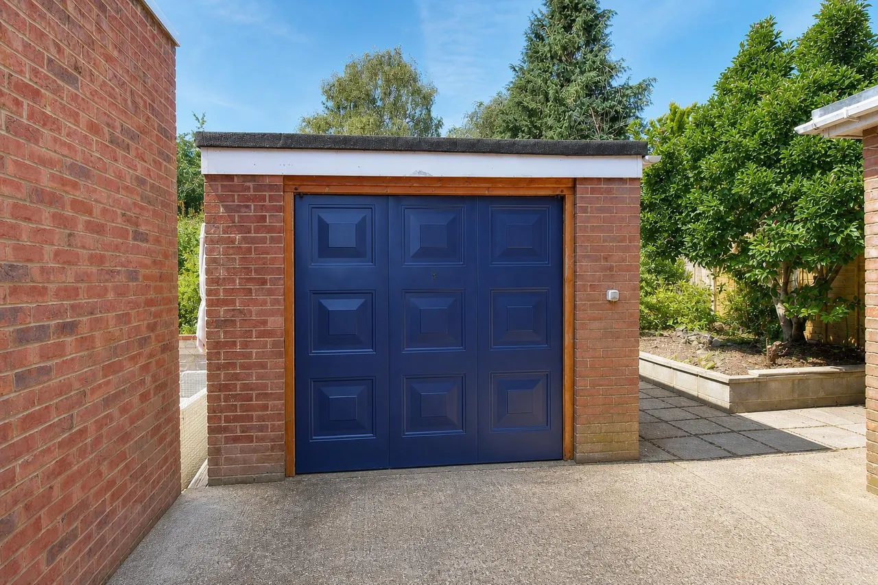Devizes Road, Salisbury, SP2, photo 29