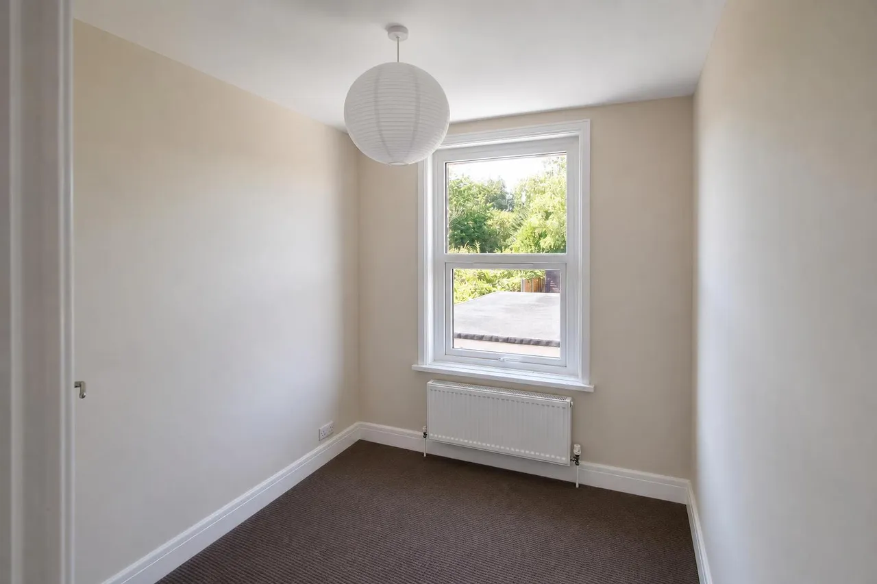 Devizes Road, Salisbury, SP2, photo 24