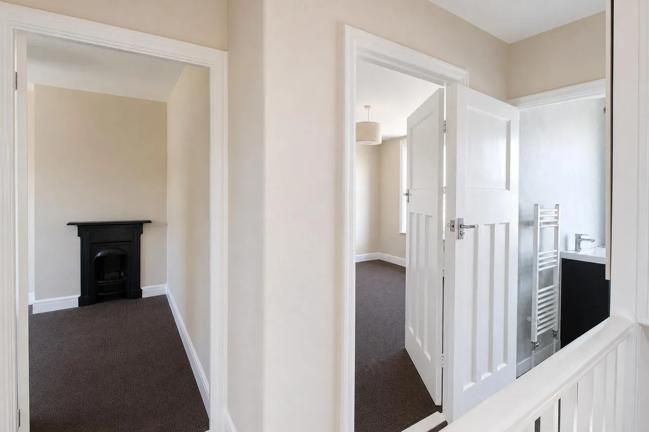 Devizes Road, Salisbury, SP2, photo 16
