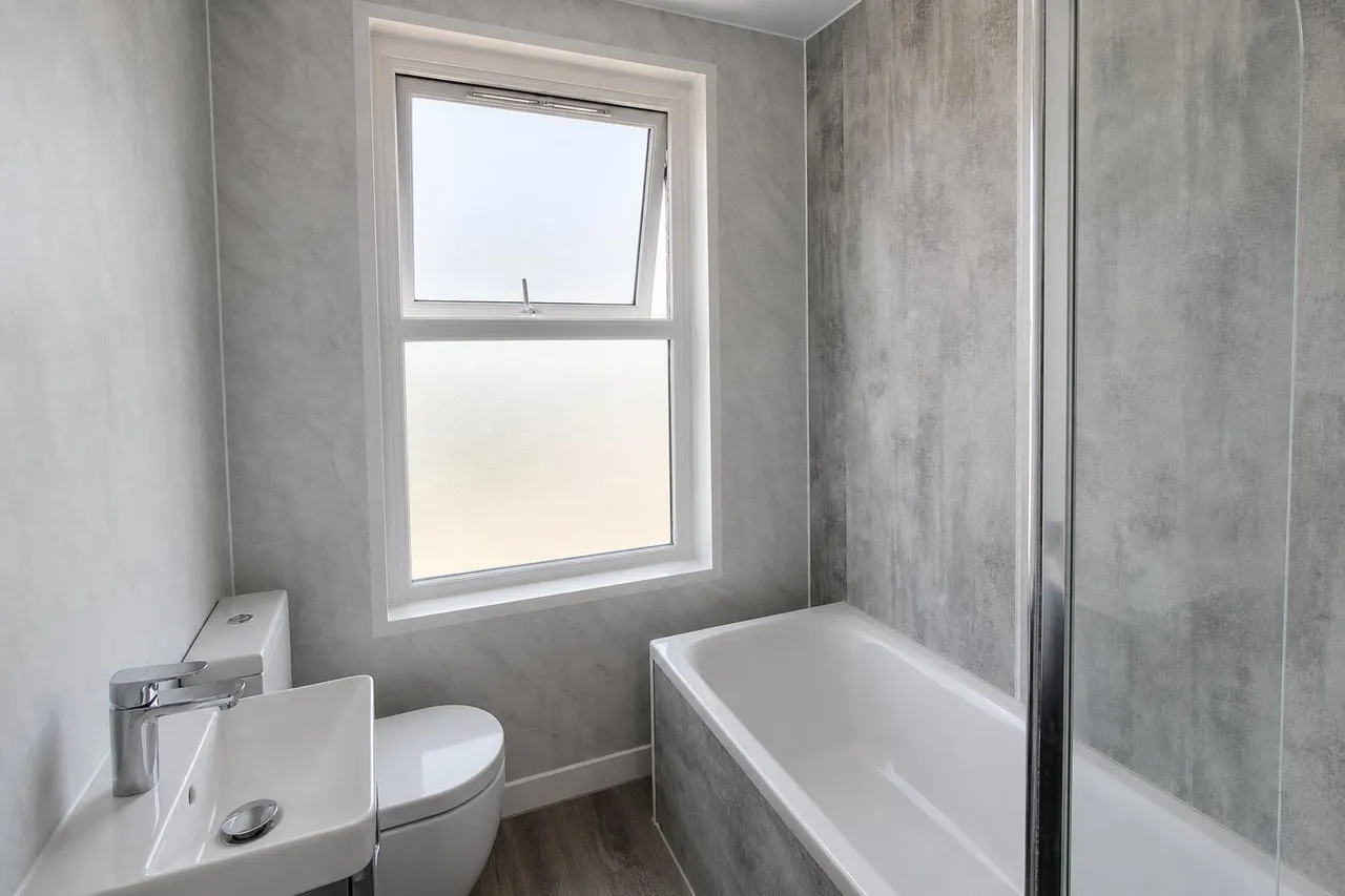 Devizes Road, Salisbury, SP2, photo 18