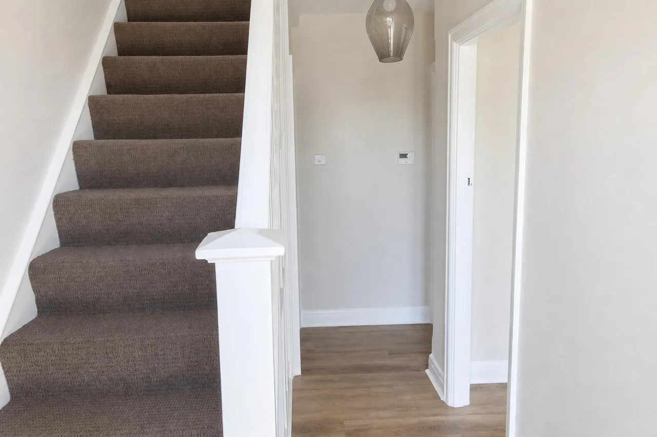 Devizes Road, Salisbury, SP2, photo 15