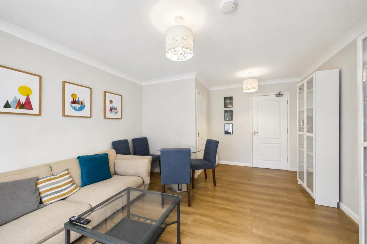 Berkeley Close, Southampton, photo 6