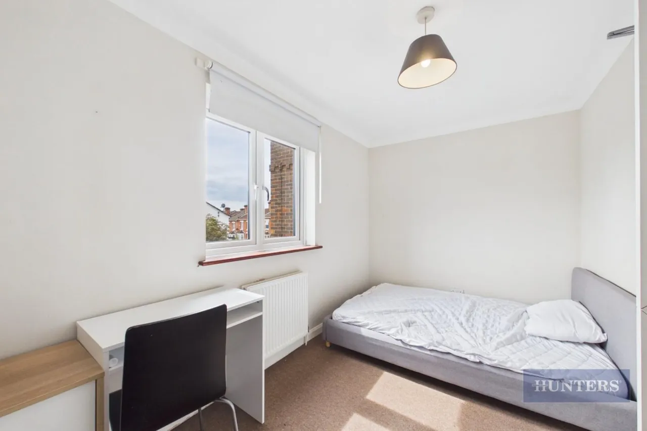 Berkeley Close, Southampton, photo 10