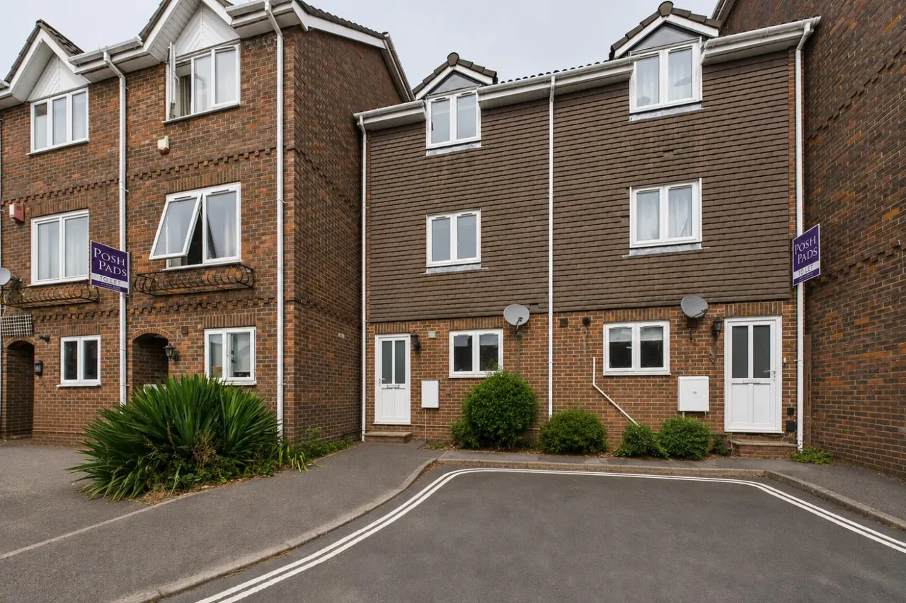 4 bed house for sale — Berkeley Close, Southampton