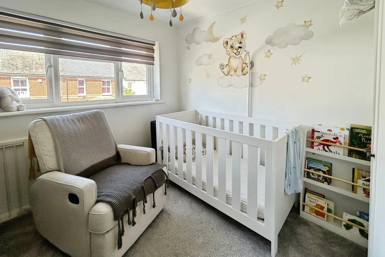 Hale Reeds, Farnham, Surrey, GU9 9BN, photo 4