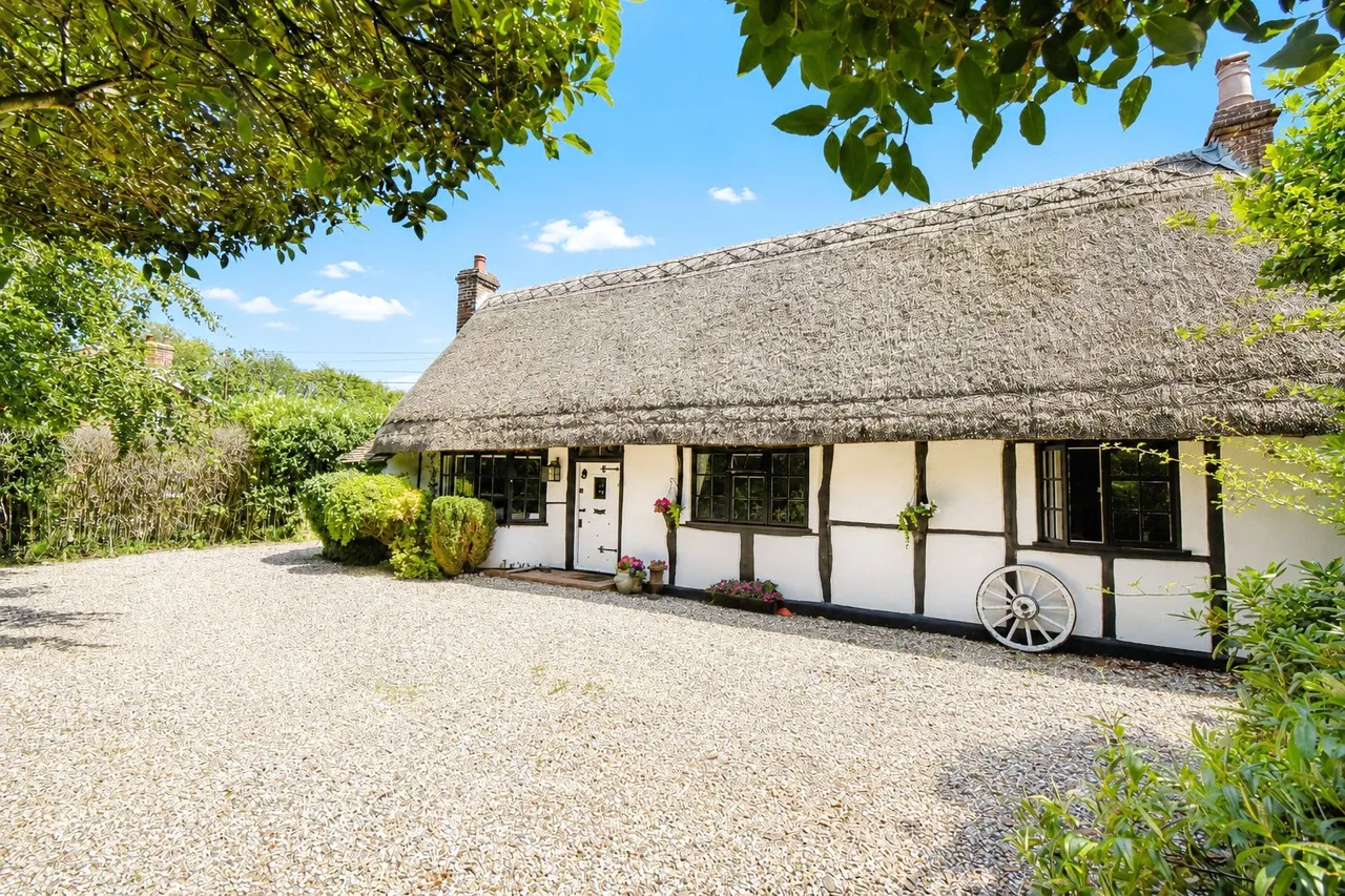 London Road, Hook, Hampshire, RG27 9LE, photo 6