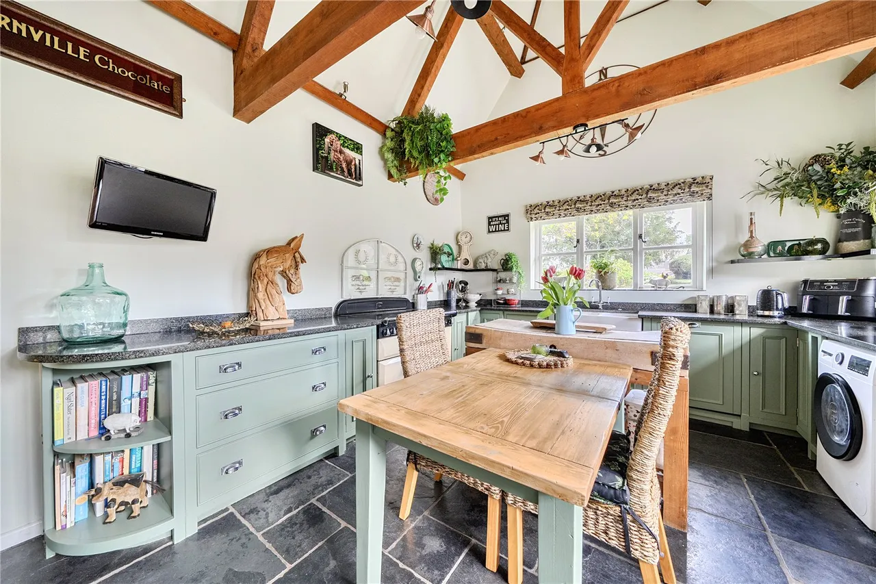 London Road, Hook, Hampshire, RG27 9LE, photo 3