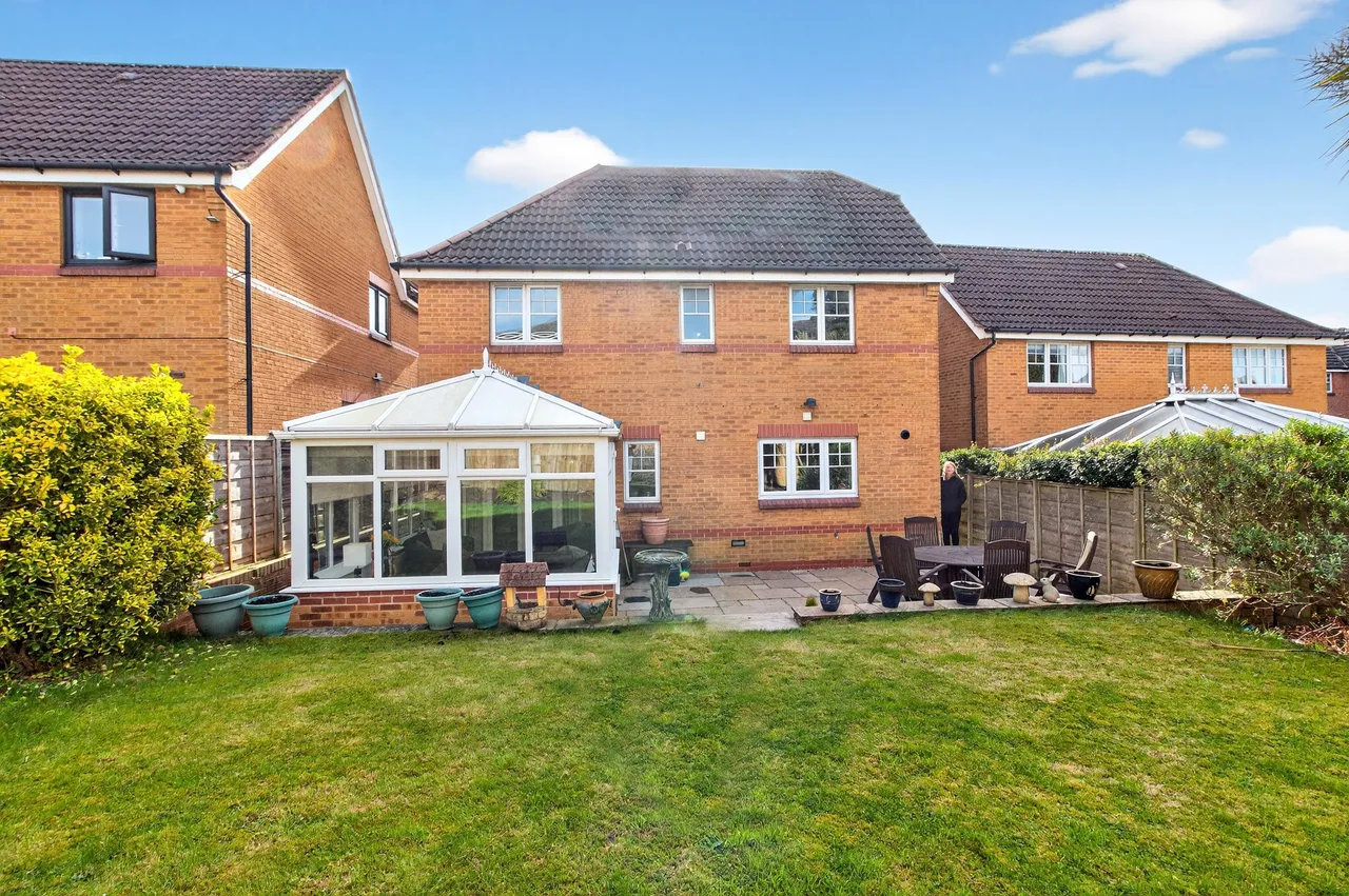 Turnberry Gardens, Wakefield, WF3, photo 20