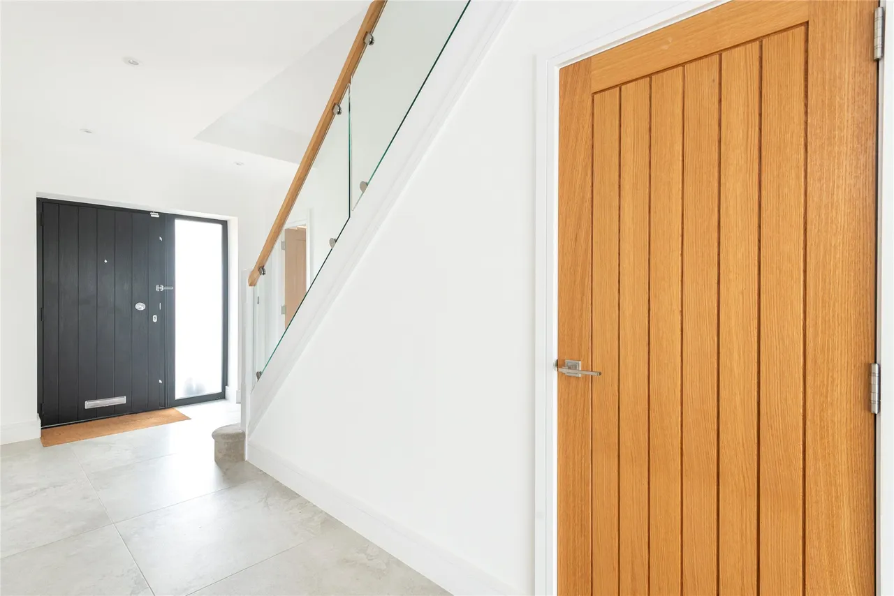 Shefford Road, Meppershall, SG17, photo 8