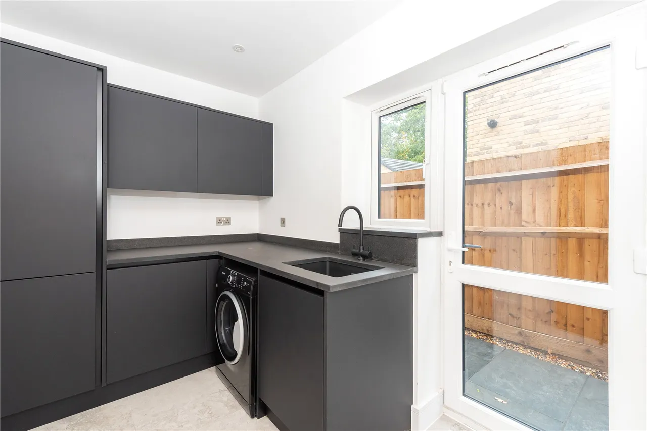 Shefford Road, Meppershall, SG17, photo 13