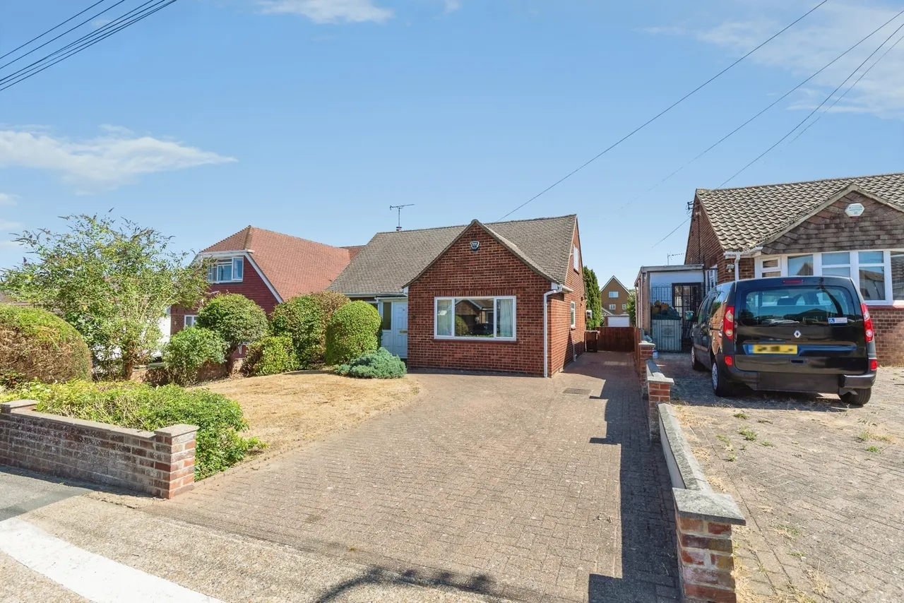 3 bed house for sale, Elm Avenue, Chattenden, ME3