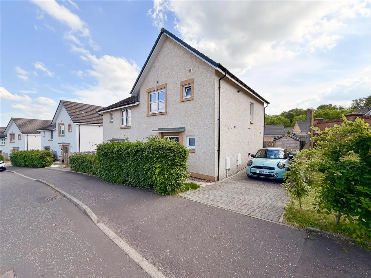 3 bed house for sale — Castlehill Crescent, Ferniegair, Hamilton, ML3 7GN