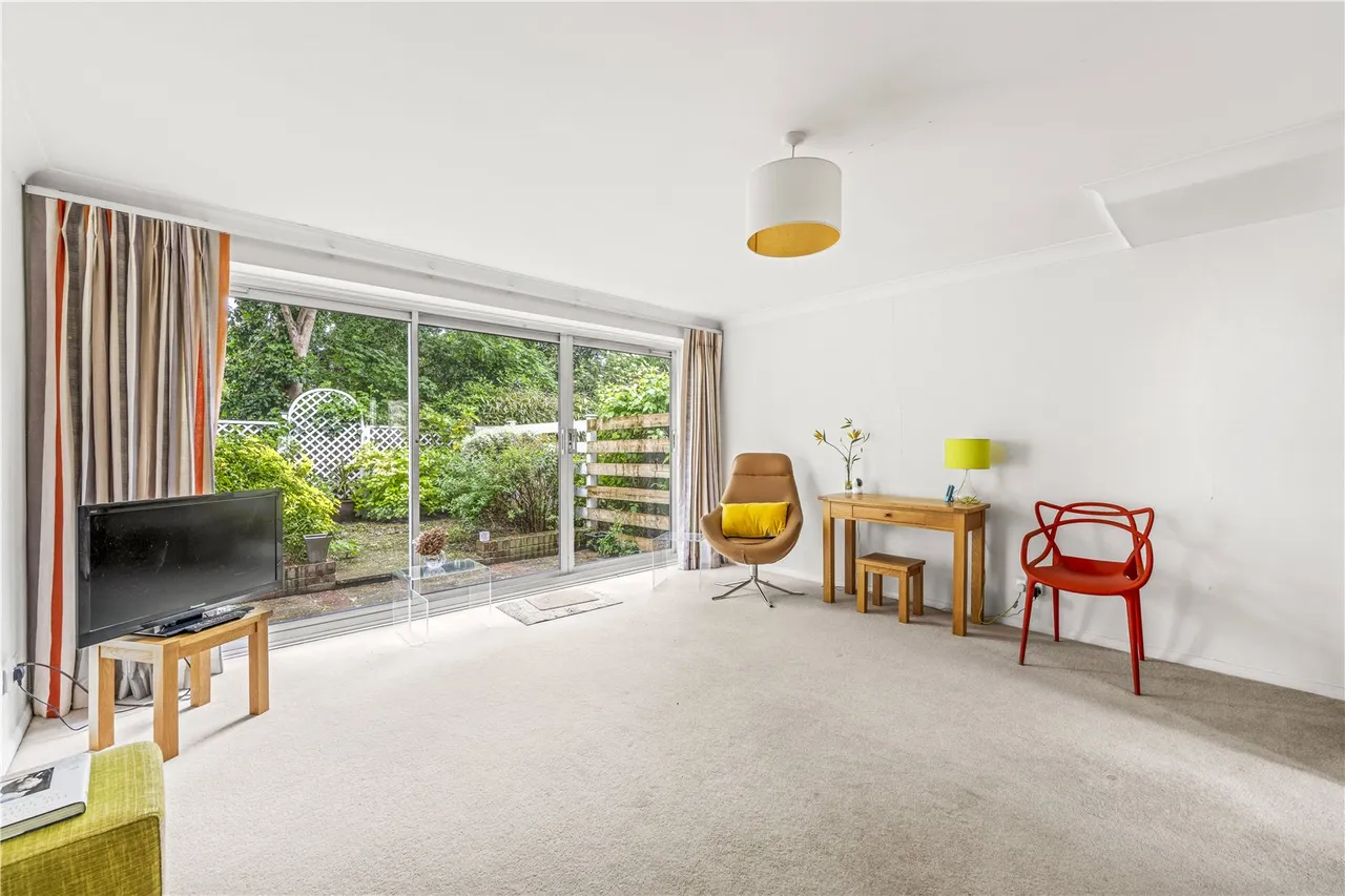 Strawberry Hill Close, Twickenham, TW1 4PX, photo 2