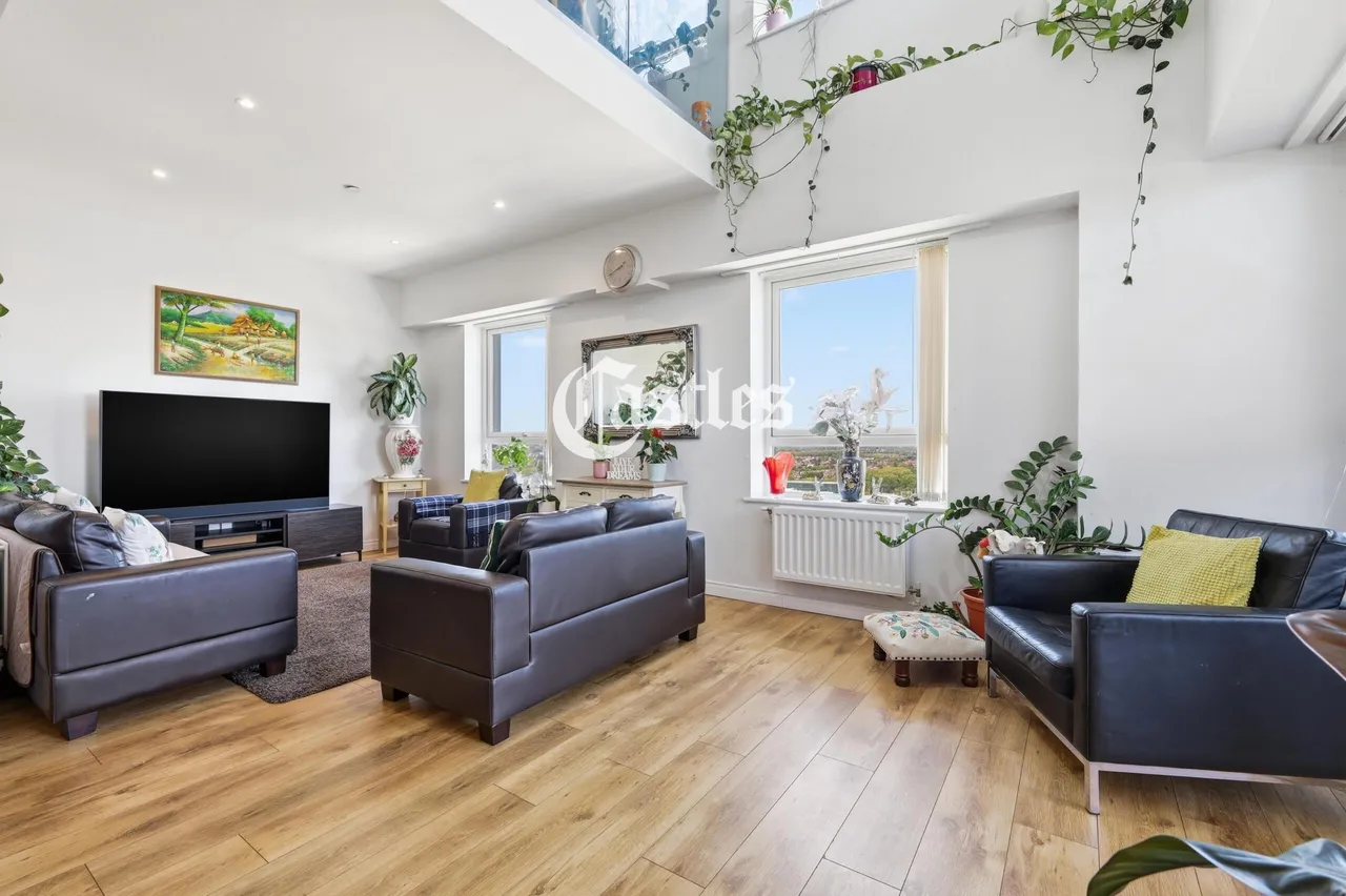 4 bed flat for sale, Cannon Road, London, N17