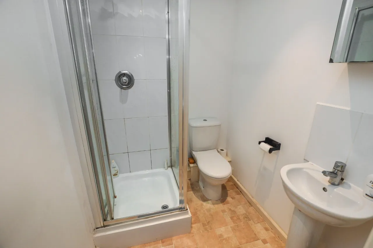 Elmira Way, Salford, M5, photo 8