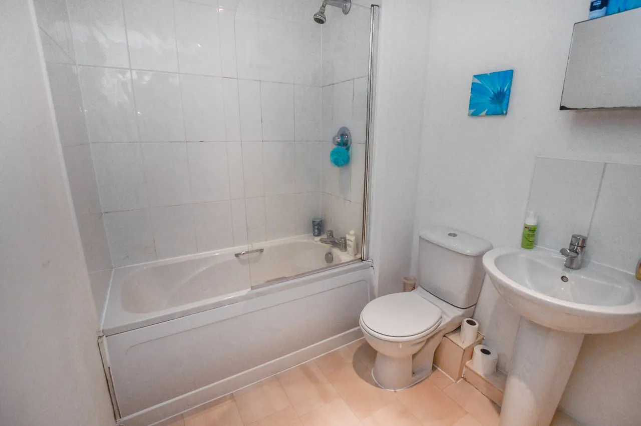 Elmira Way, Salford, M5, photo 10