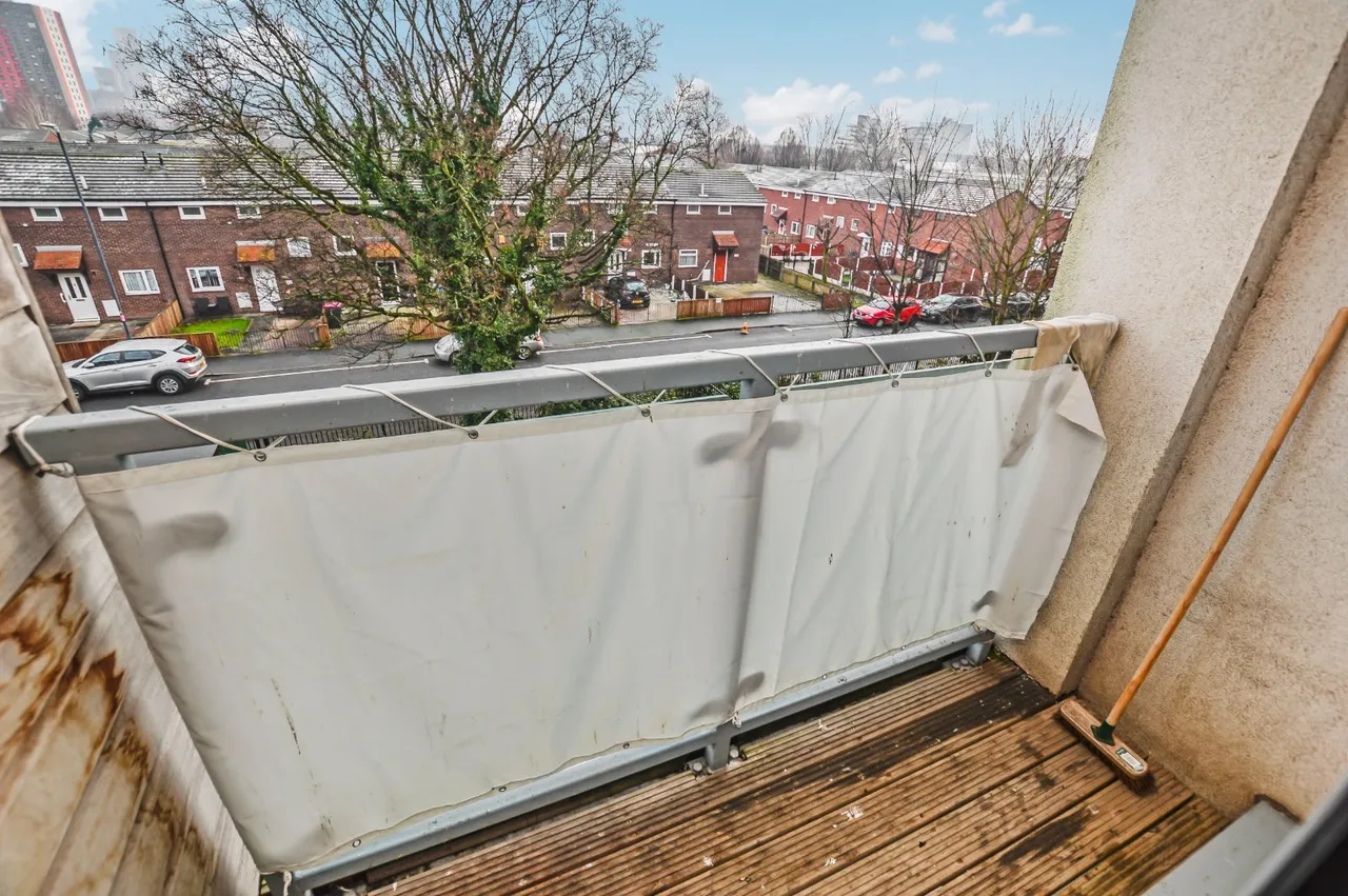 Elmira Way, Salford, M5, photo 5
