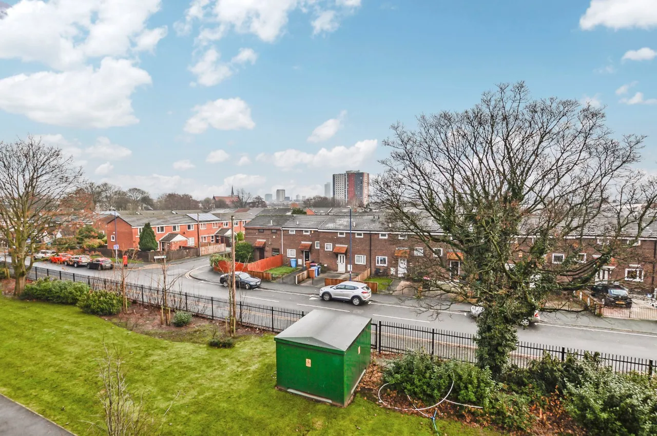 Elmira Way, Salford, M5, photo 11