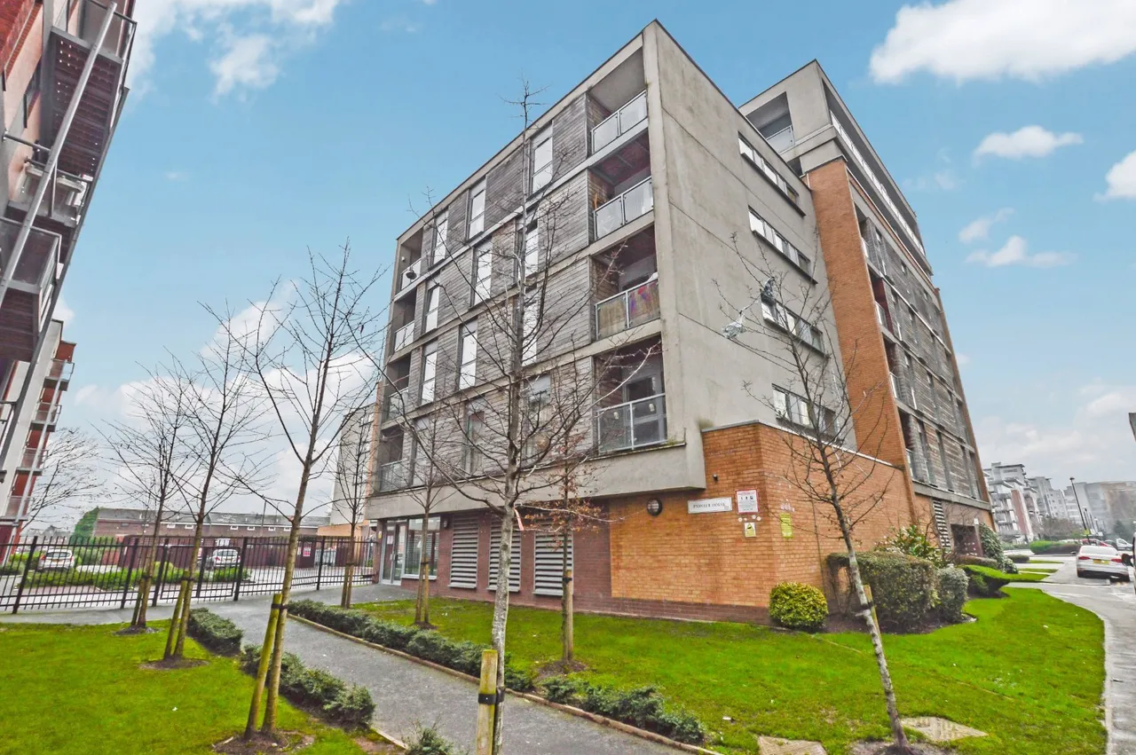 Elmira Way, Salford, M5, photo 12