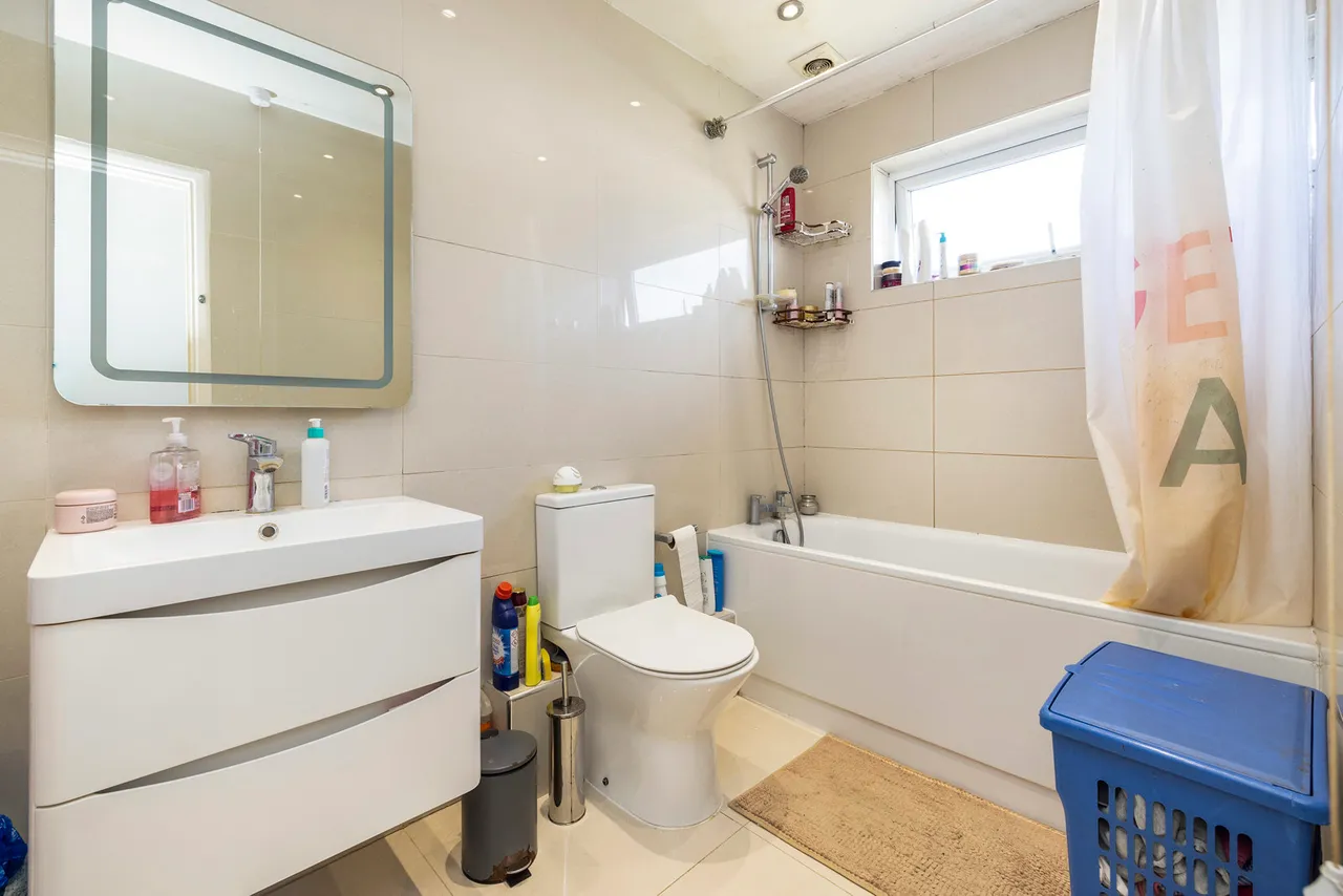 Knoll Crescent, Northwood Fees Apply, HA6, photo 8