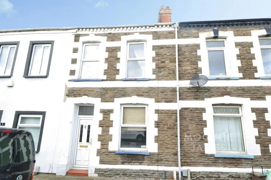 2 bed house for sale, Railway Crescent, Splott, CF24