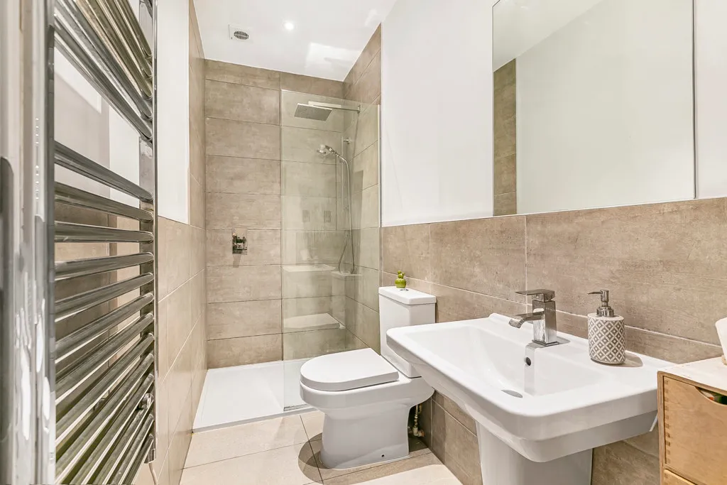 Station Approach, West Byfleet, KT14, photo 7