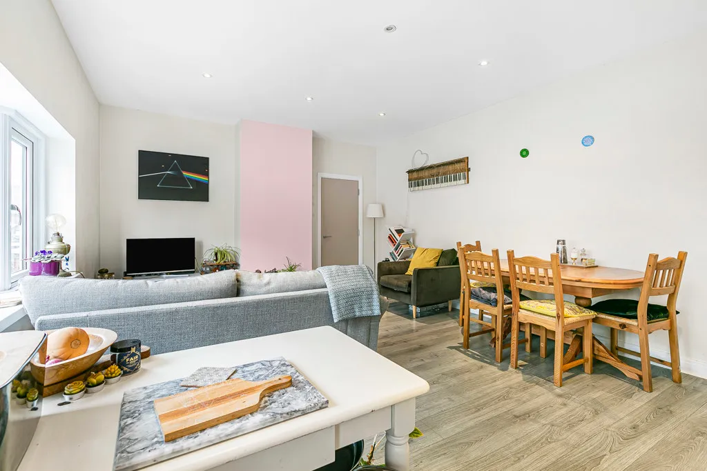 Station Approach, West Byfleet, KT14, photo 8