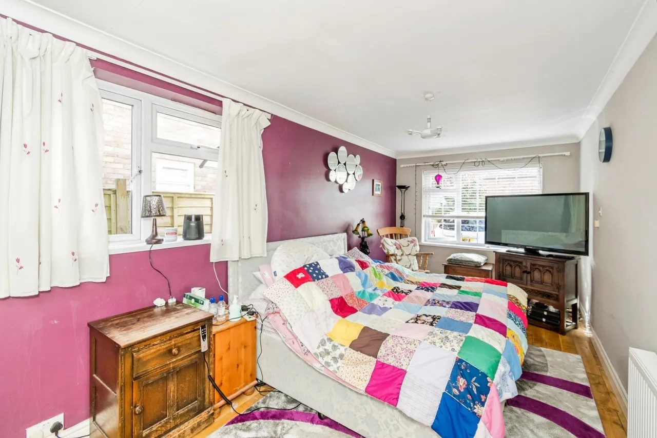 Frampton Close, Colden Common, SO21, photo 13