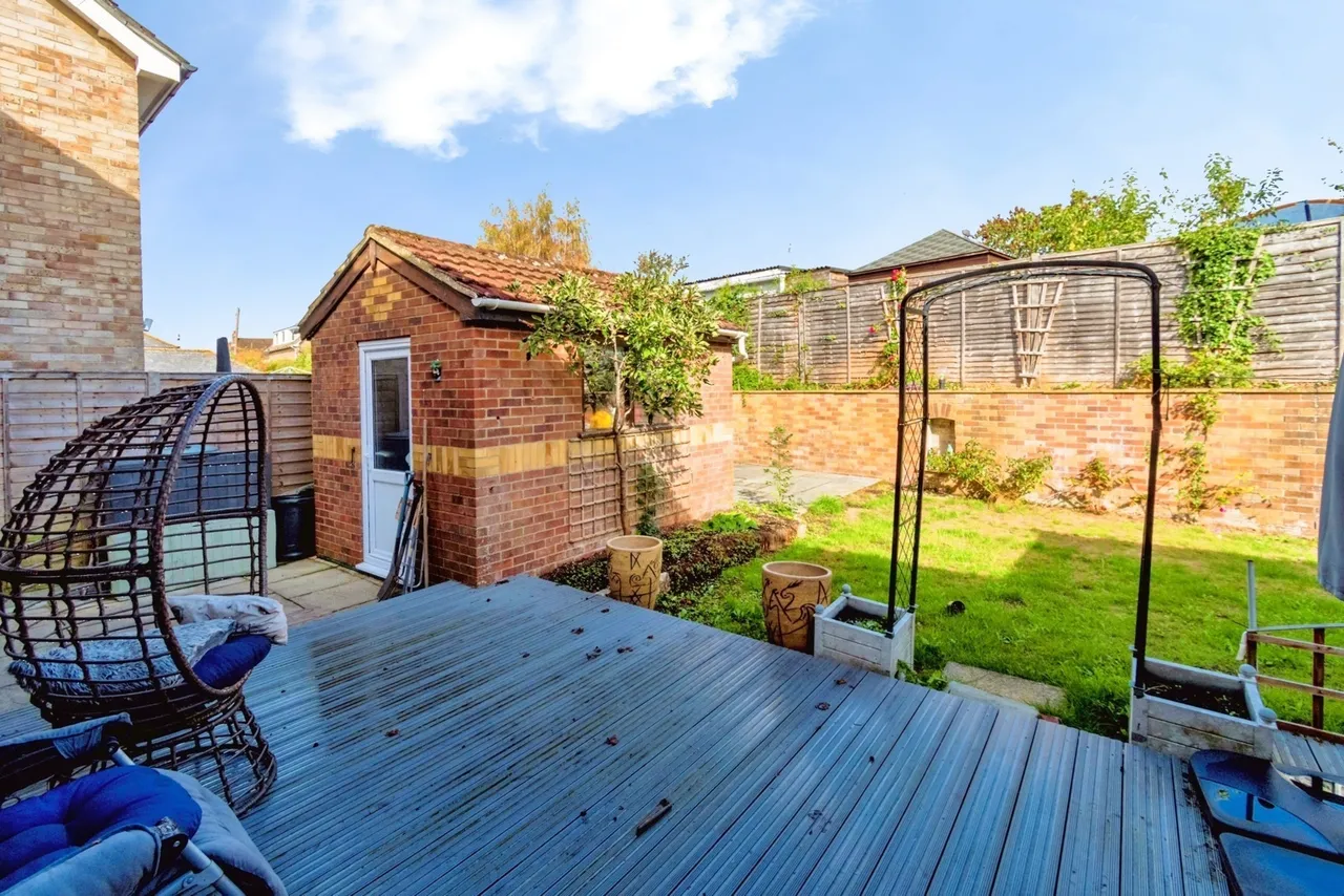 Frampton Close, Colden Common, SO21, photo 24