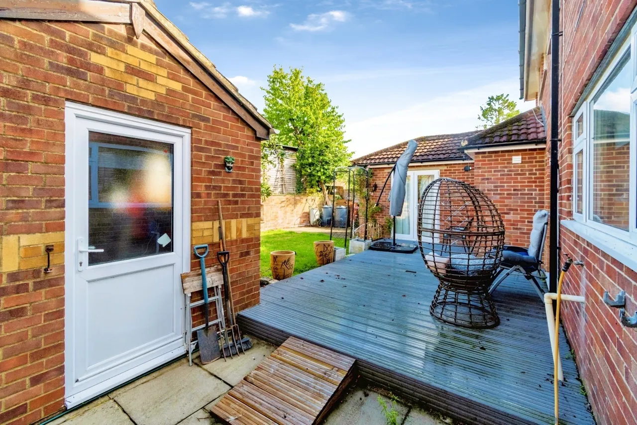 Frampton Close, Colden Common, SO21, photo 20