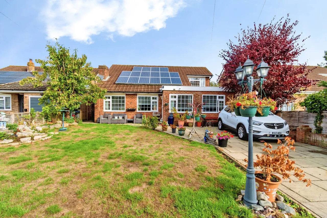Frampton Close, Colden Common, SO21, photo 23