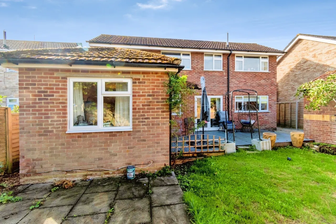 Frampton Close, Colden Common, SO21, photo 3
