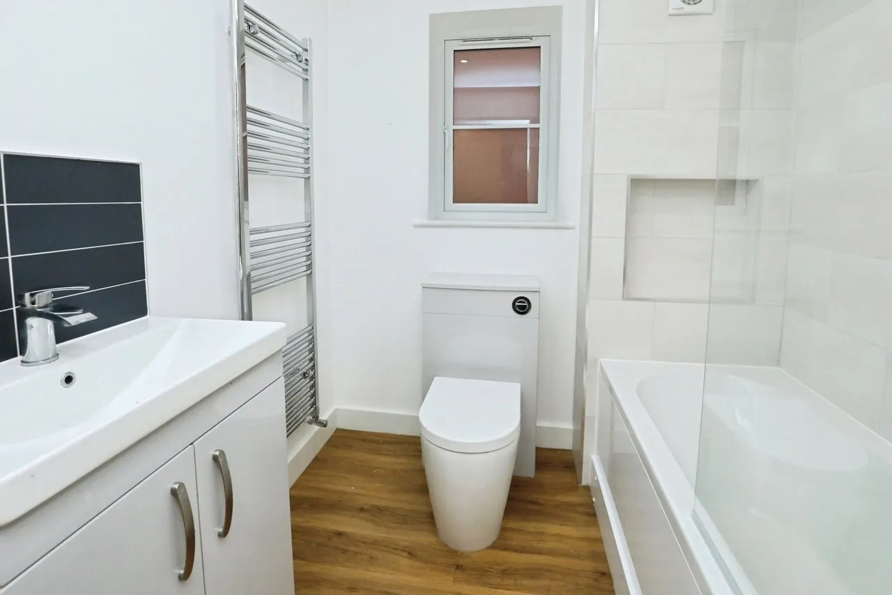 Harvey Lane, NR7, photo 12