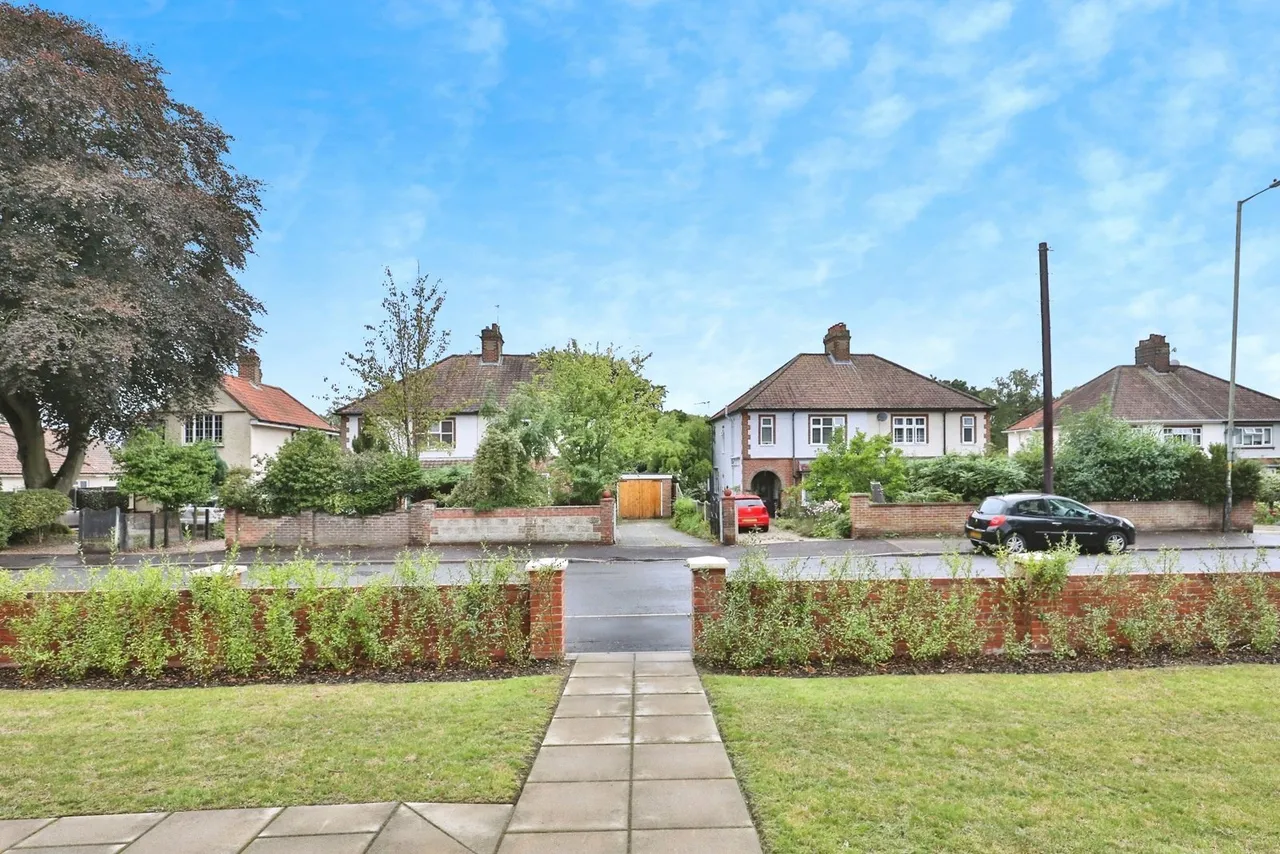 Harvey Lane, NR7, photo 13