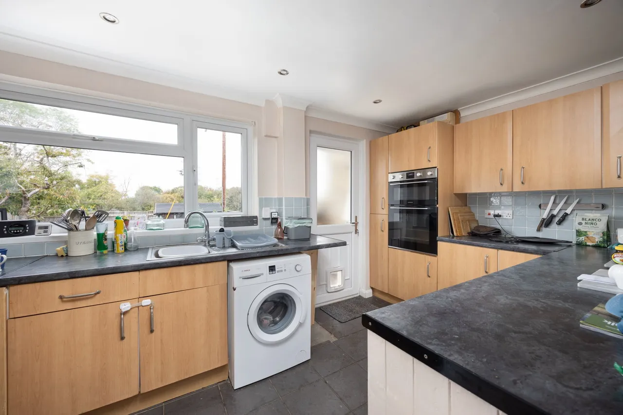 Corsham Road, Lacock, SN15, photo 3