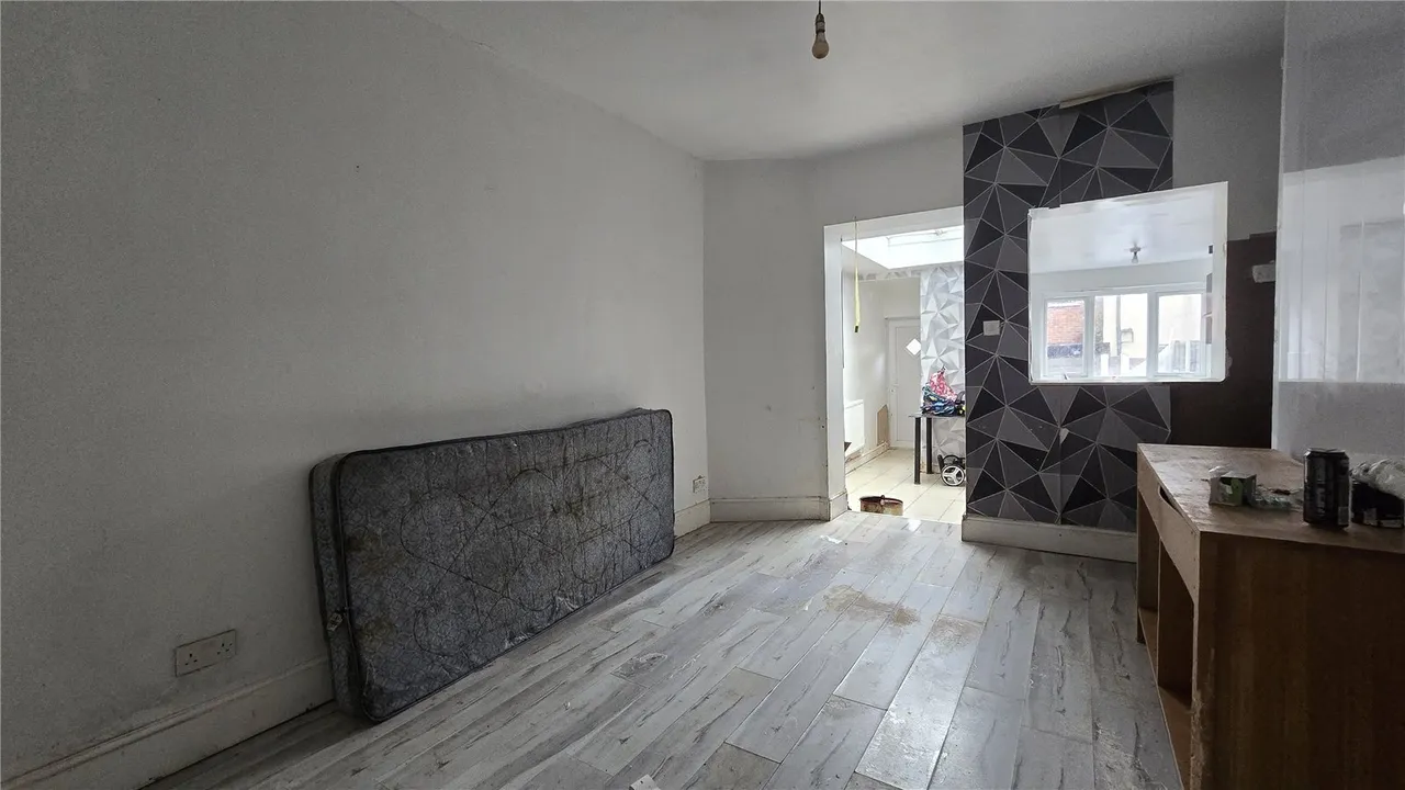Kings Road, Ashton-under-Lyne, Greater Manchester, OL6, photo 4