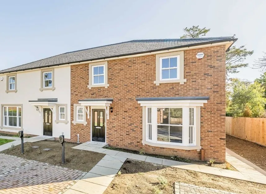 4 bed house for sale, Orchard Road, Chessington, KT9