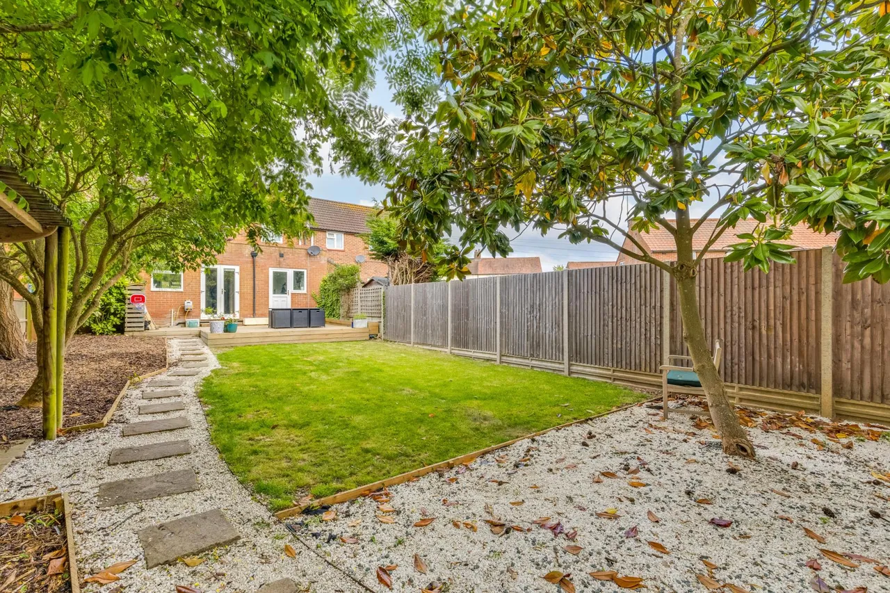 The Crescent, Welwyn, AL6, photo 11