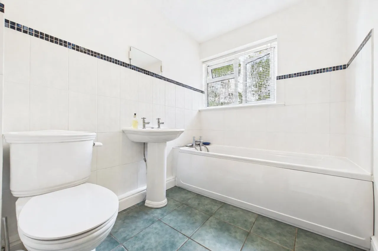 Bath Road, Woolhampton, RG7, photo 11
