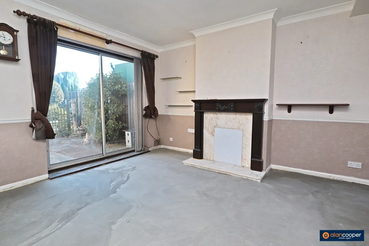 Oakdene Crescent, Weddington, CV10, photo 4